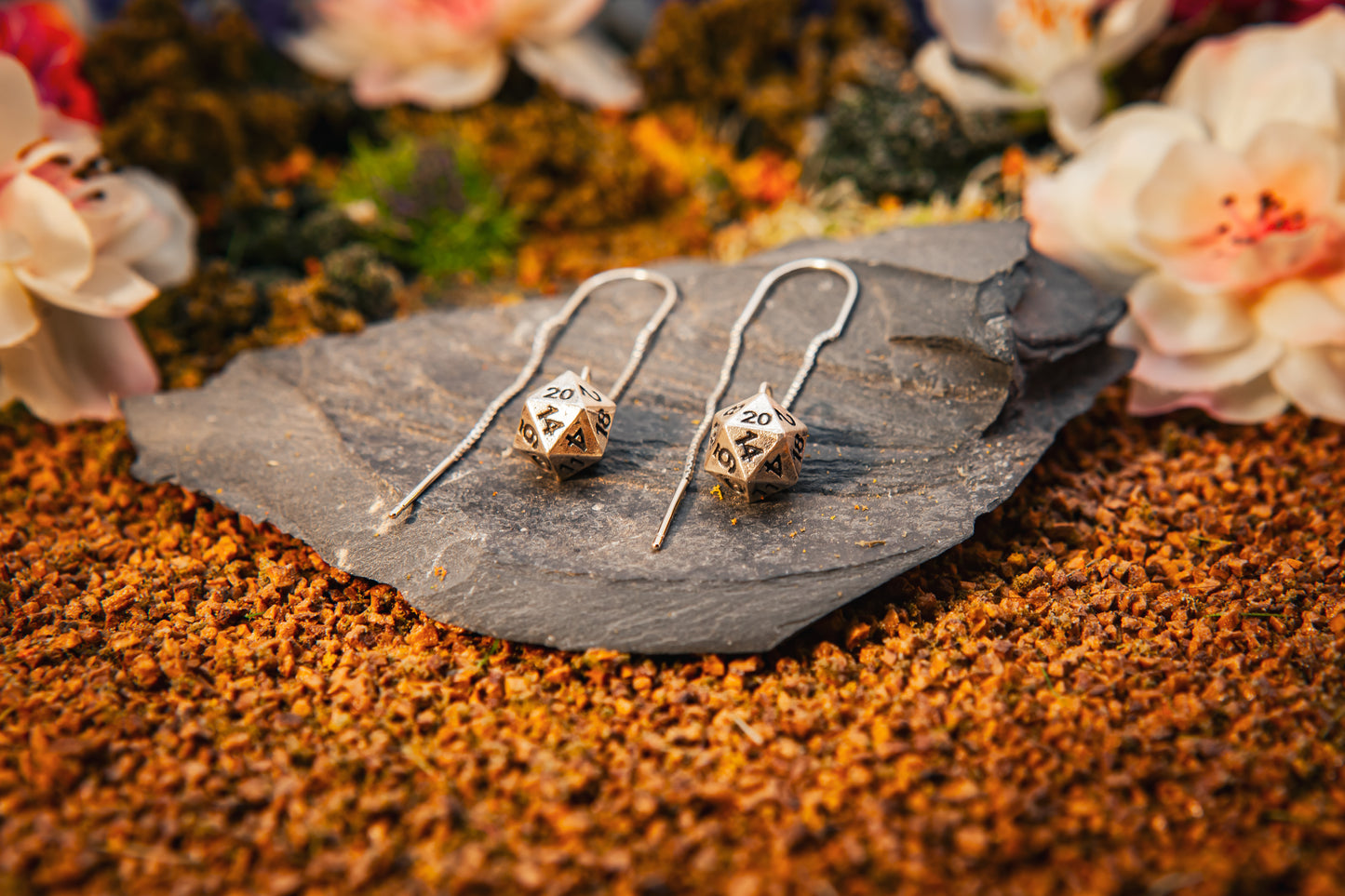 D20 Earrings (Hanging)